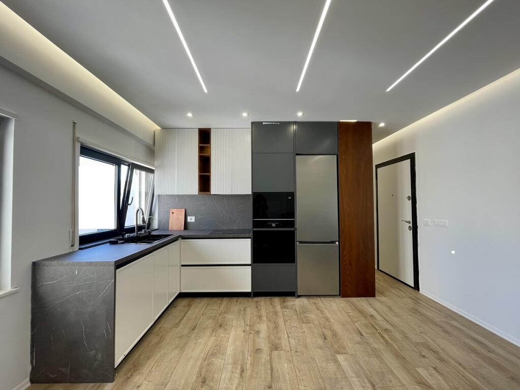 SHITET apartament 1+1+verandë tek Rezidenca "Kodra e Diellit"