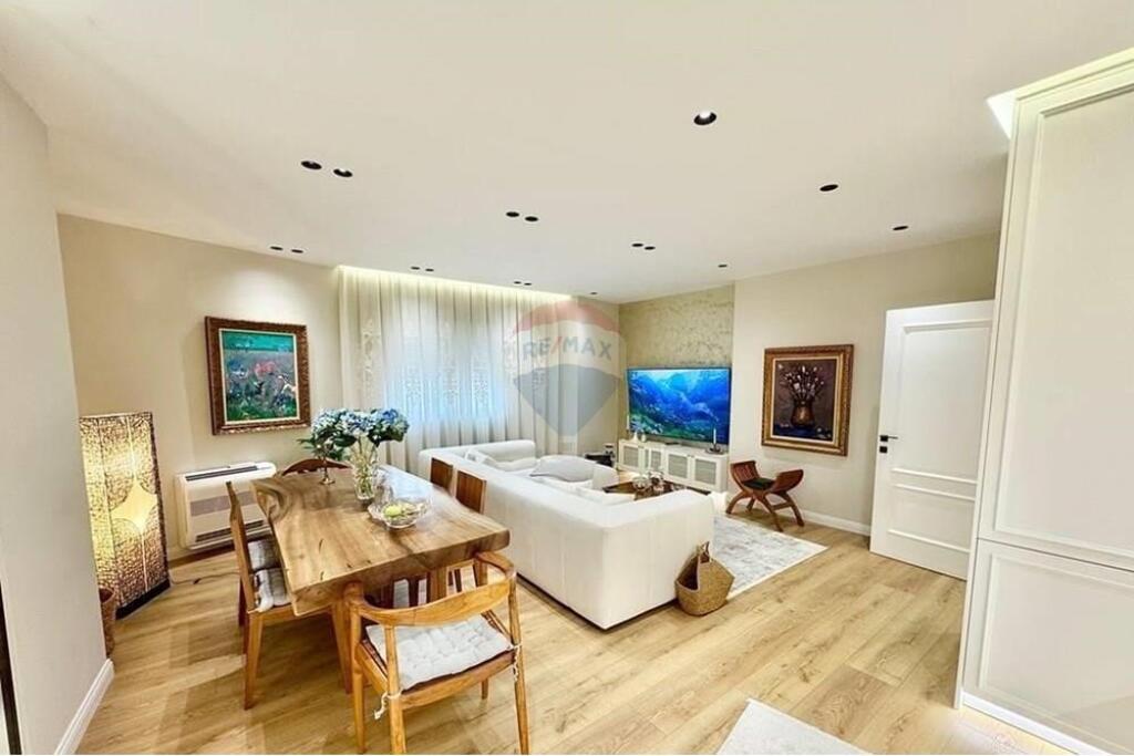 Apartament 2+1+2 + 2 ballkone 105 m2 me qera