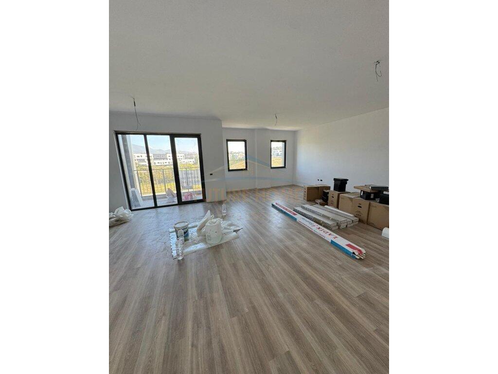 SHITET APARTAMENT 2+1+2 LIQENI I THATE, PRANE RADISSON ,  