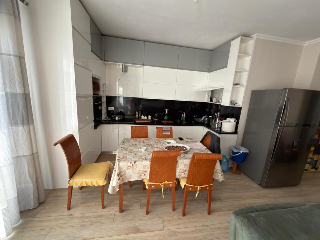📣 SHITET SUPER Apartament 3+1 Me Verande 📍 Laprake