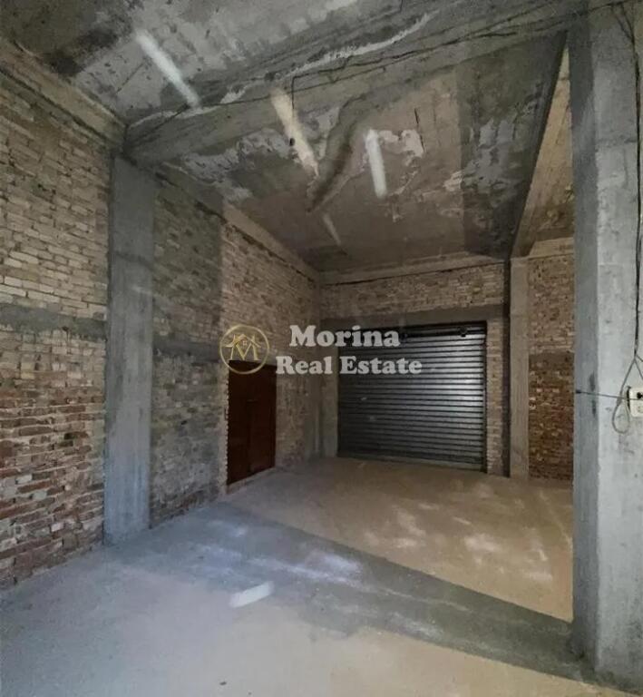 Affitto, Locale Commerciale/negozio, a Kombinat, 750 euro/mese.