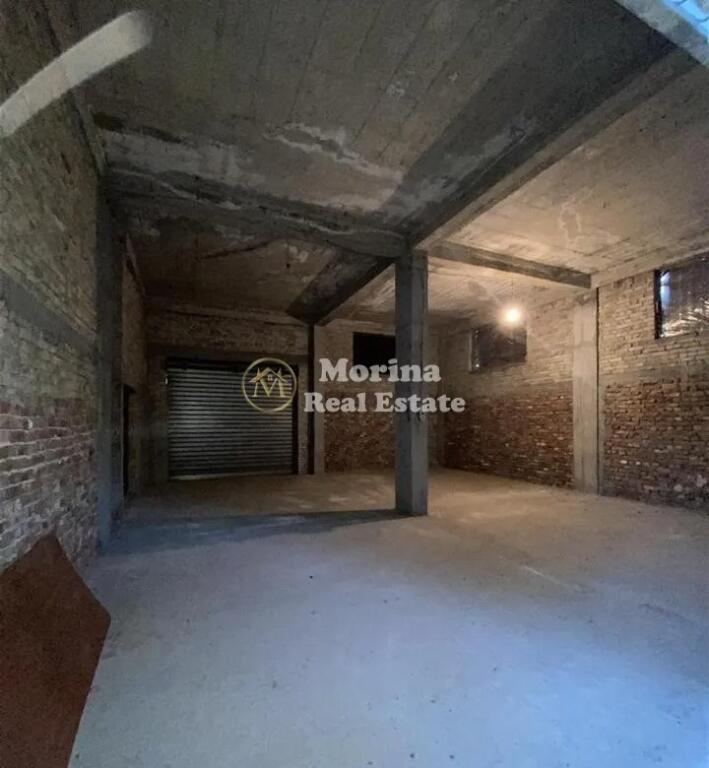 Affitto, Locale Commerciale/negozio, a Kombinat, 750 euro/mese.