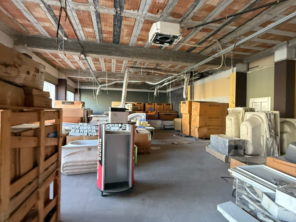 BUSINESS PREMISES FOR RENT 330M2 "ROAD SIDE"AUTOSTRADE-DURRES" 6430 EURO