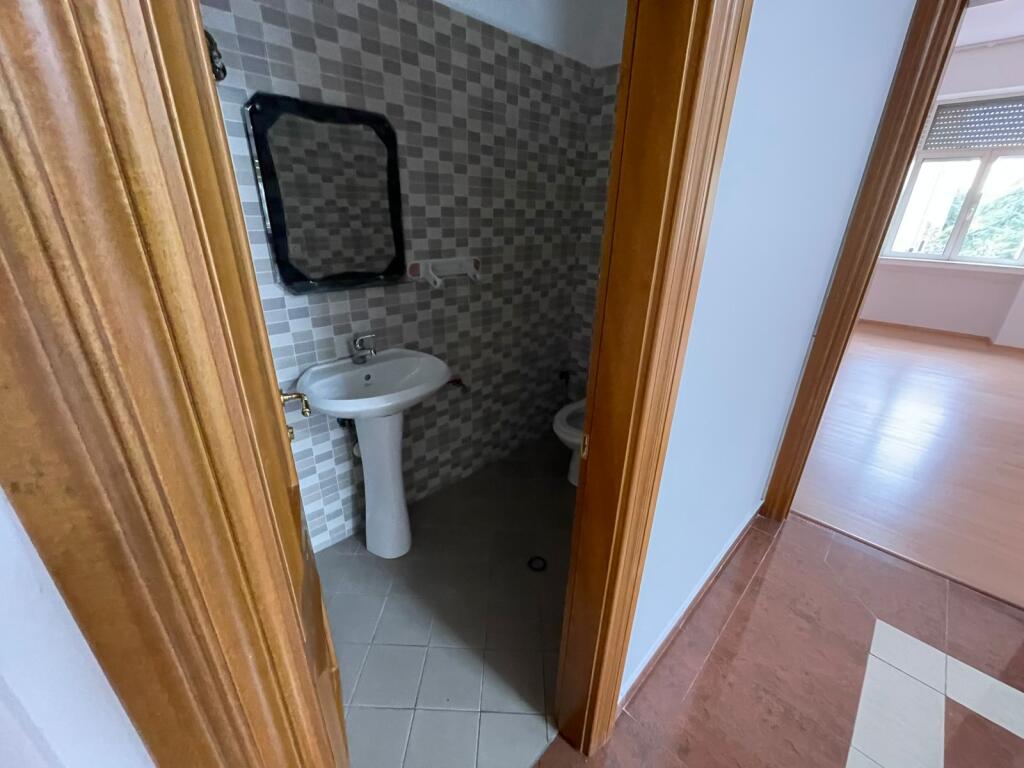 Jepet Njesi Biznesi Me Qera