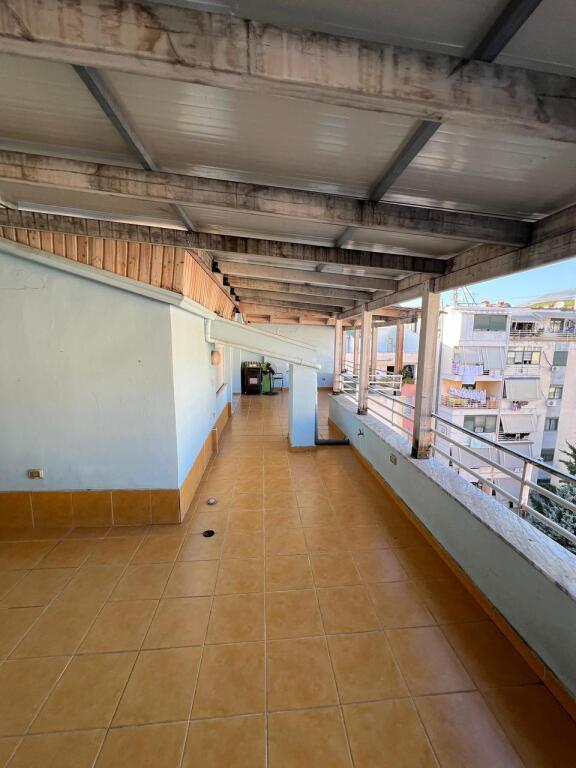 Vendesi appartamento 3+1+2 a Fresk/200,000 euro