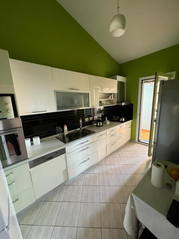 Vendesi appartamento 3+1+2 a Fresk/200,000 euro