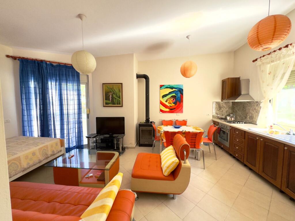 SHITET APARTAMENT 2+1 TE GJIRI I LALZIT