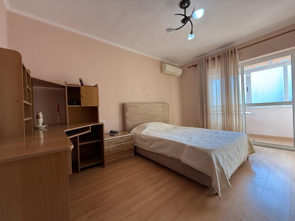 Apartament 1+1 Me Qira në Irfan Tomini, Tiranë