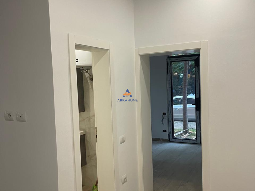 OFFICE FOR RENT 50M2 "STADIUM DINAMO" 700 EURO