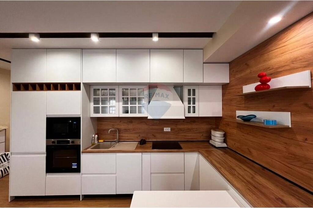 Rruga Qemal Stafa, Tirane,Apartament  Per Qira