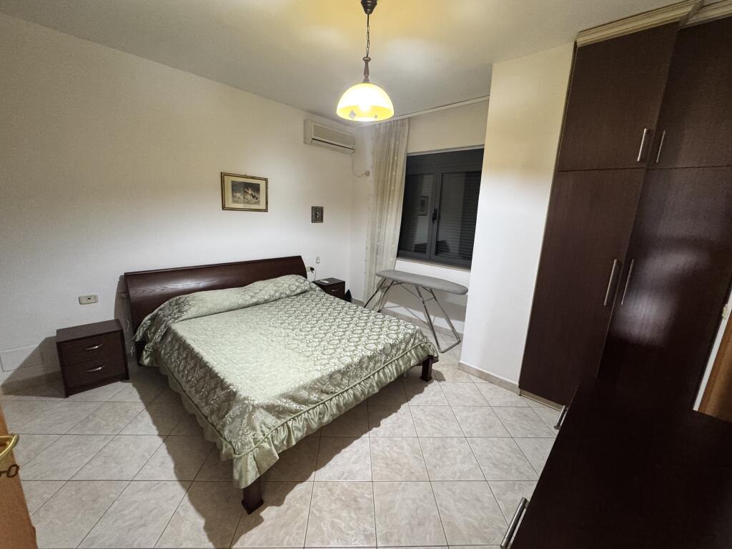 🏠 Jepet me qira apartament 2+1+2 tualete + 2 ballkone – Rr. Qemal Stafa, pranë Prokurorisë