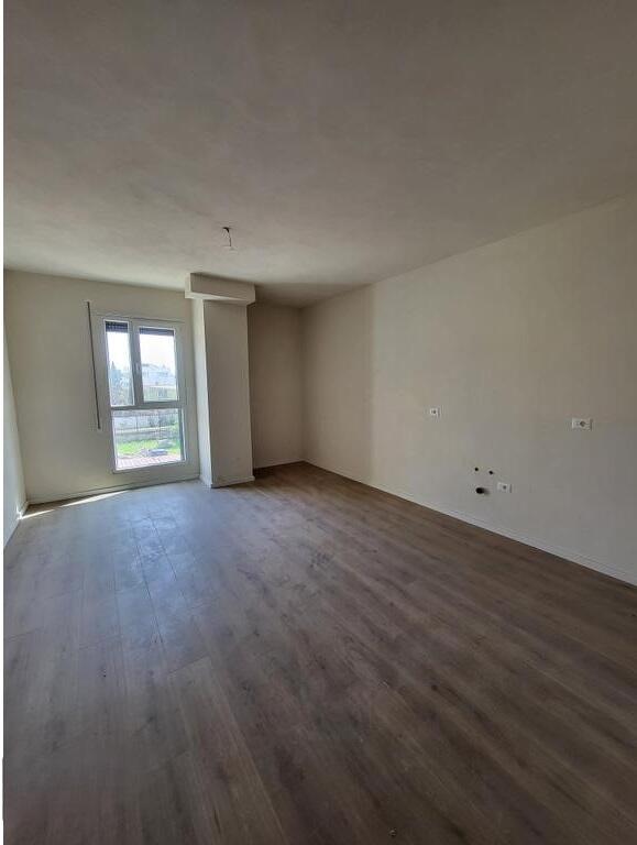 🏢 Zyra me Qira  | Trio Tower, Don Bosko
