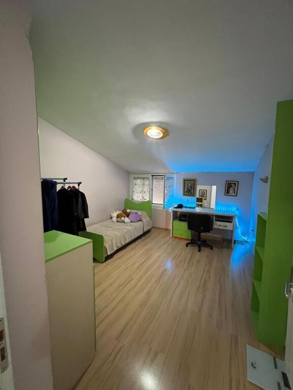 Vendesi appartamento 3+1+2 a Fresk/200,000 euro