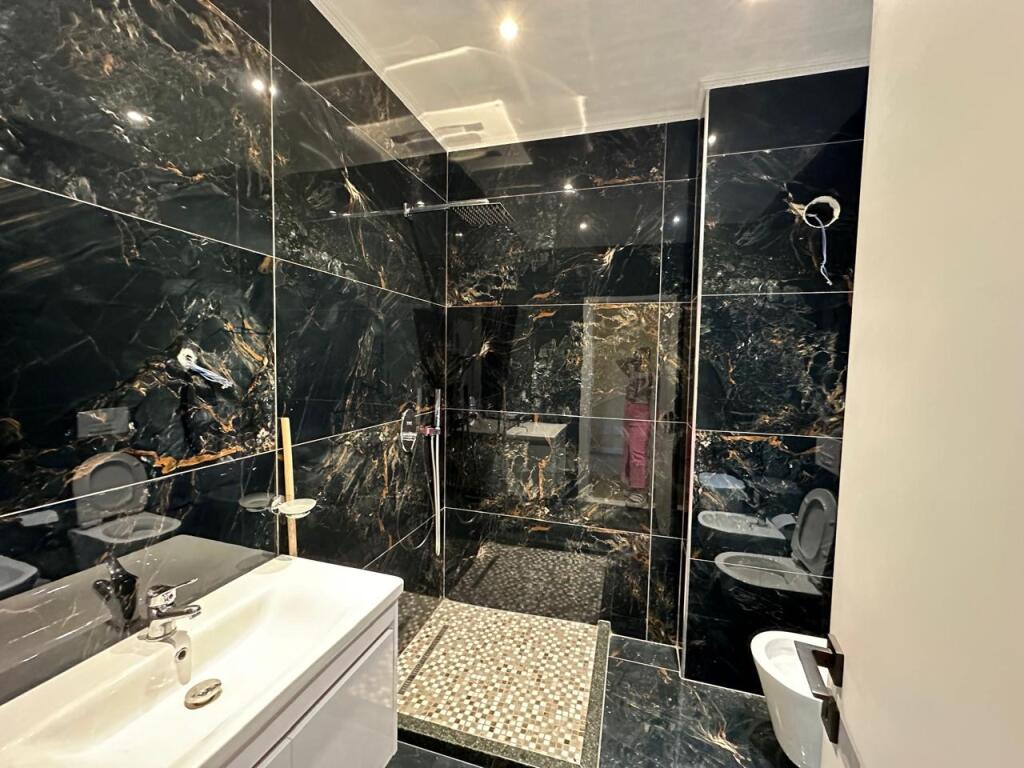 Jepet apartament 2+1 ne Farke me qira!
