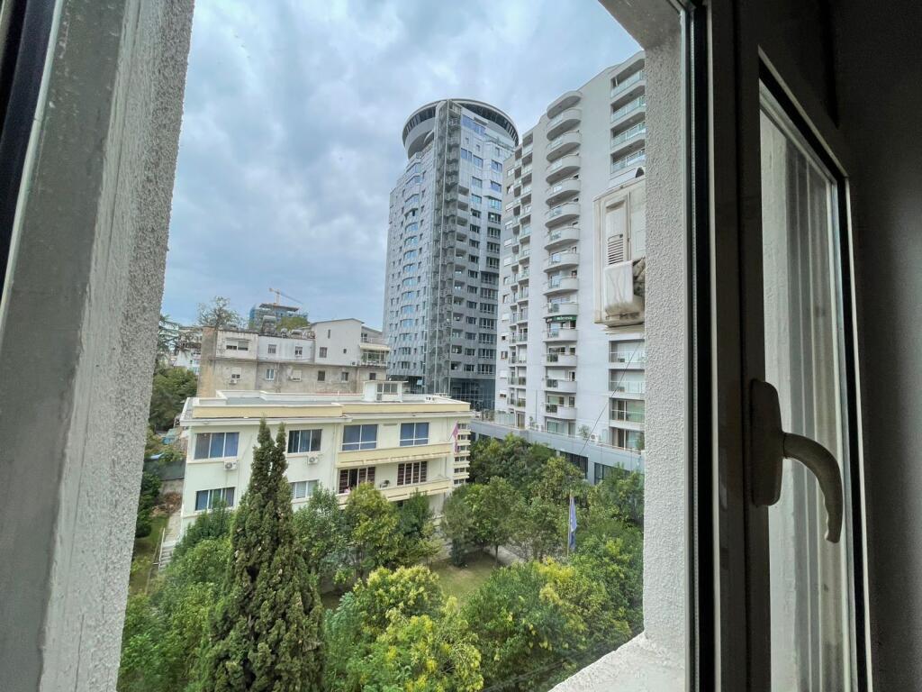 Jepet Njesi Biznesi Me Qera