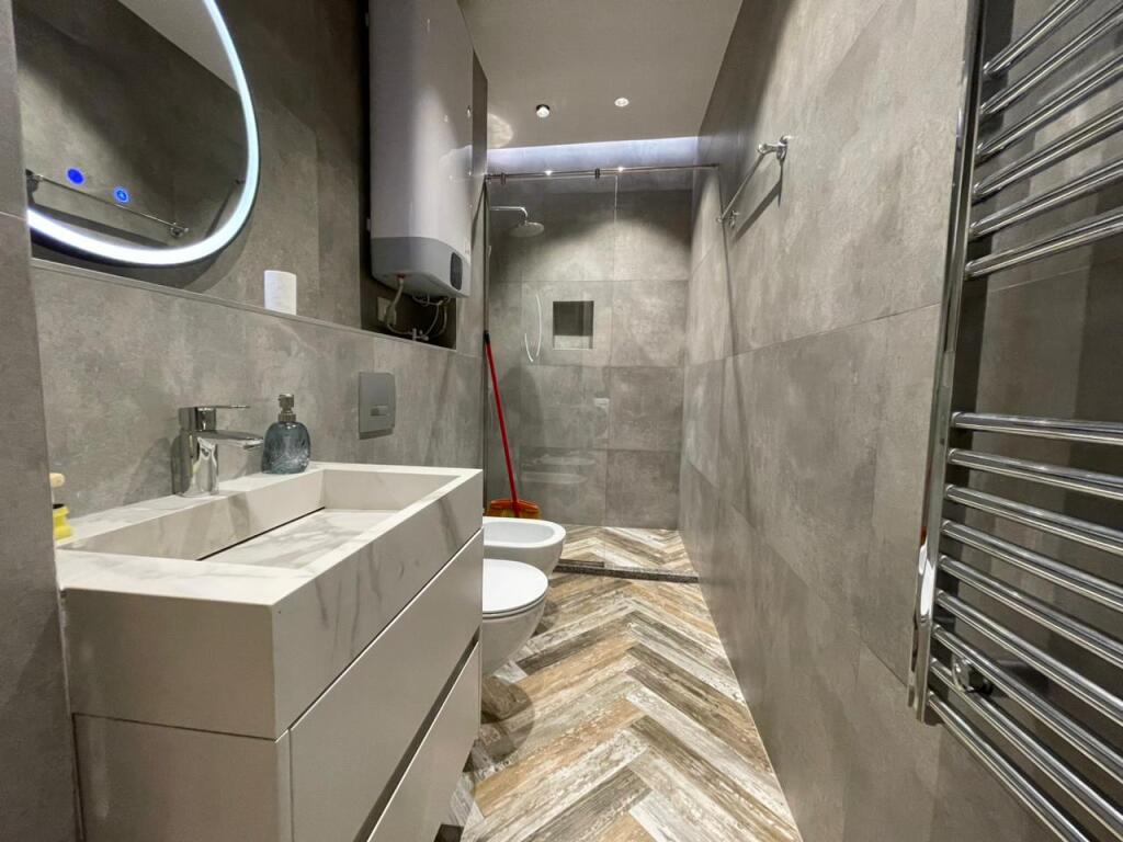 Me Qira Apartament 1+1 – Rruga Qemal Stafa
