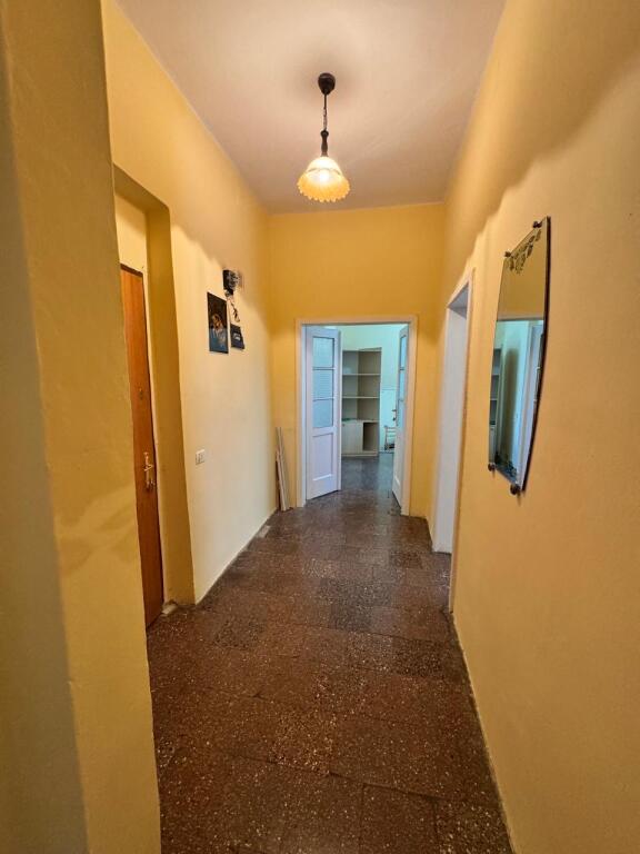 1+1,i mobiluar per zyra ose banim,stadiumi dinamo,cmimi 500 euro