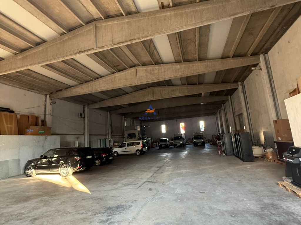 BUSINESS BUILDING FOR RENT 3000M2 "BESIDE THE TIRANA-DURRES HIGHWAY" 13000 EURO