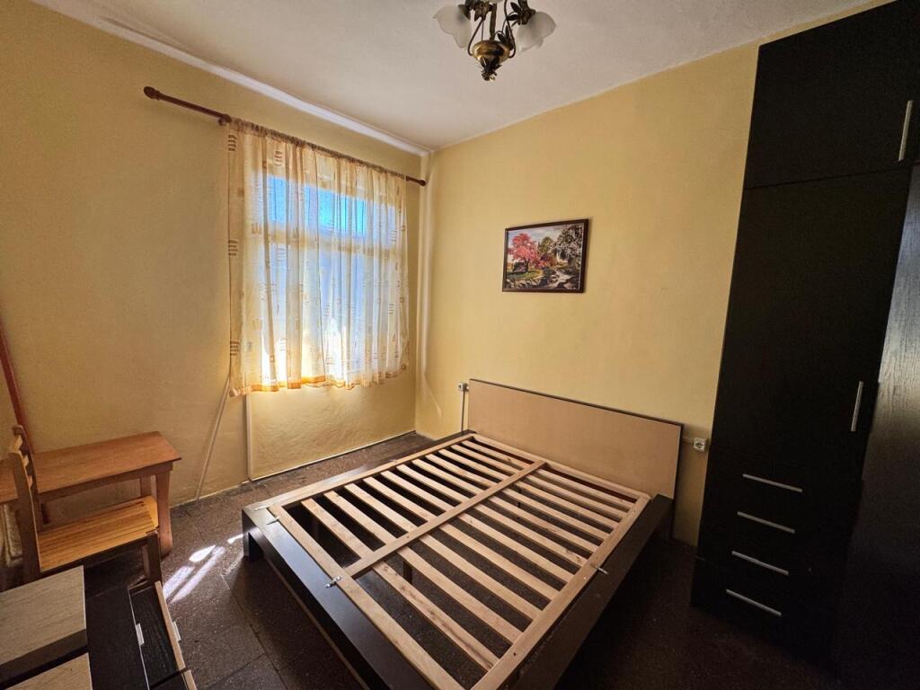 🏠 Jepet me qira apartament 2+1 – Komuna e Parisit, pranë Stadiumit Dinamo (Lulishte Çajupi)