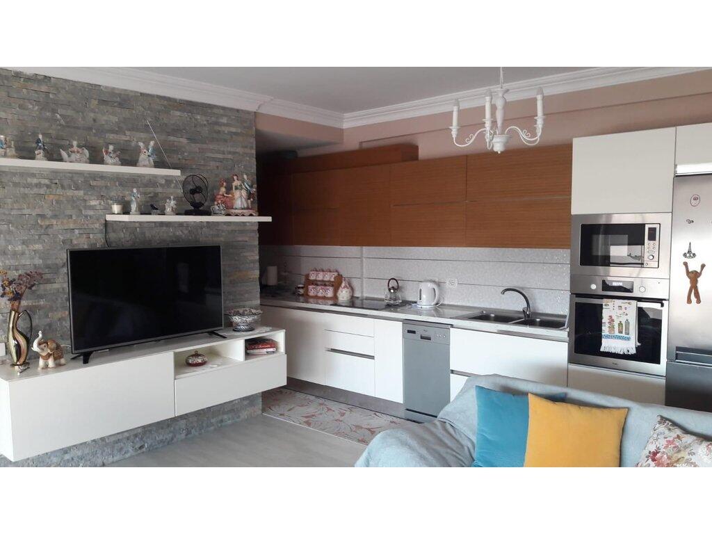 Shitet Apartament 2+1, Durrës.