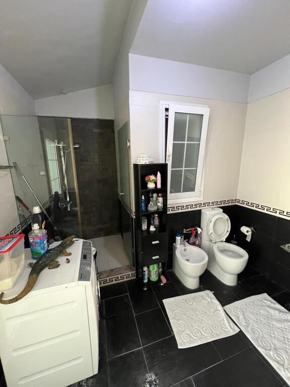 Vendesi appartamento 3+1+2 a Fresk/200,000 euro