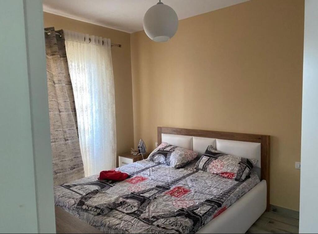 Appartamento all'asta 1+1 don Bosko, 45.000 leke (con garage 50.000 leke) .

