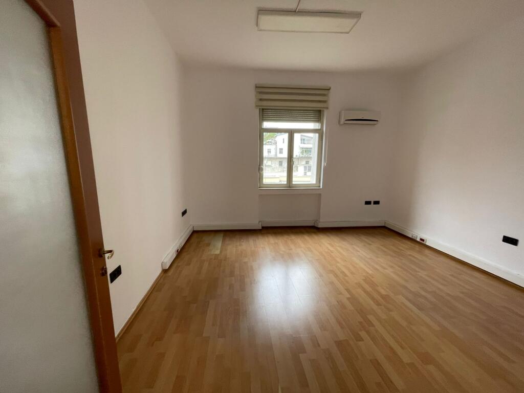 Jepet Njesi Biznesi Me Qera