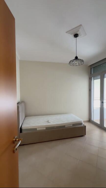 Apartament 3+1 per qira ne Fresk