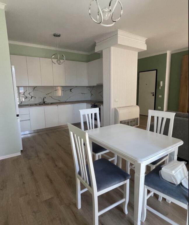 APARTAMENT ME QERA 2+1 MYSLYM SHYRI 1200 EURO