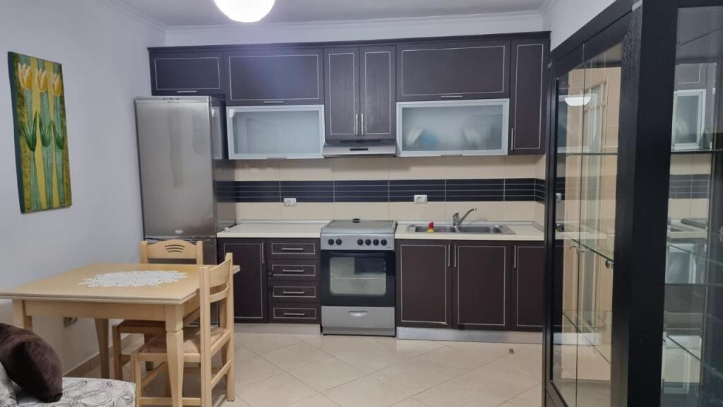 🏢At the Tirana Prosecutor's Office, Haxhi Hysen Dalliu Street, a 1+1 furnished apartment is for rent, 50,000 Leke    
