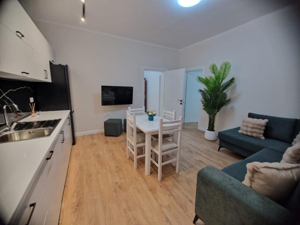 APARTAMENT ME QERA 2+1 VASIL SHANTO 800 EURO