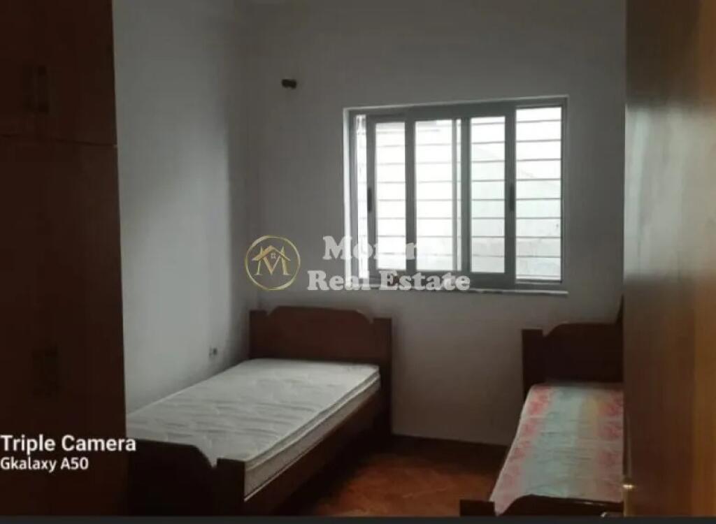 Qera, Hyrje private 2+1,5 Maji , 400 euro/muaj