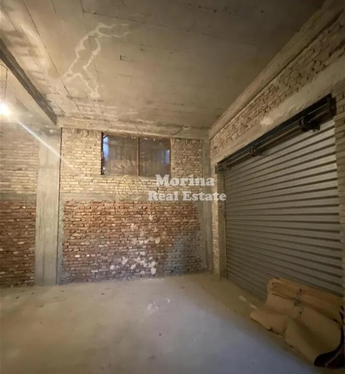 Affitto, Locale Commerciale/negozio, a Kombinat, 750 euro/mese.