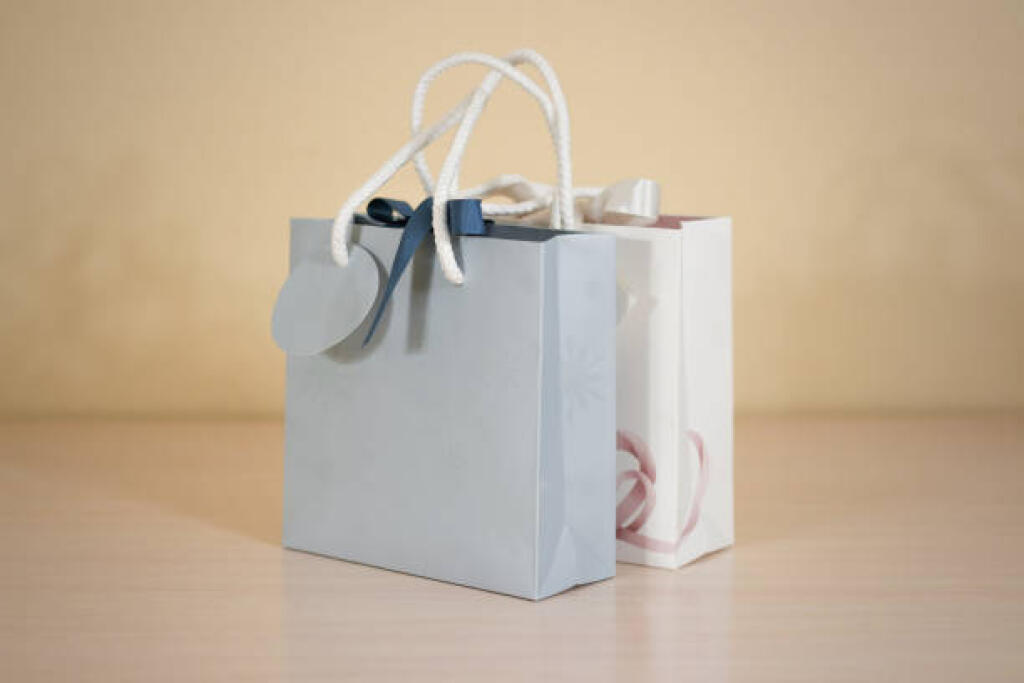 SHOP FOR SALE ON 21 DHJETORI STREET