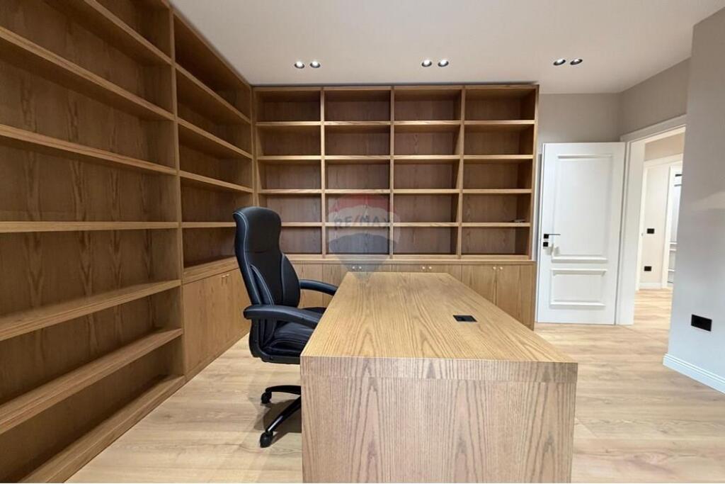 Apartament 2+1+2 + 2 ballkone 105 m2 me qera