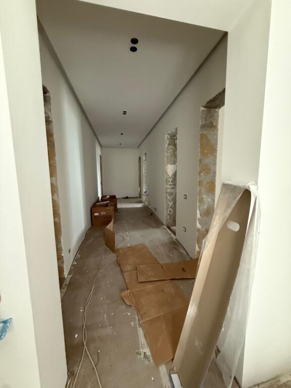 VILE ME QERA 2 KATESHE 700 M2 RRUGA E ELBASANIT 10.000 EURO