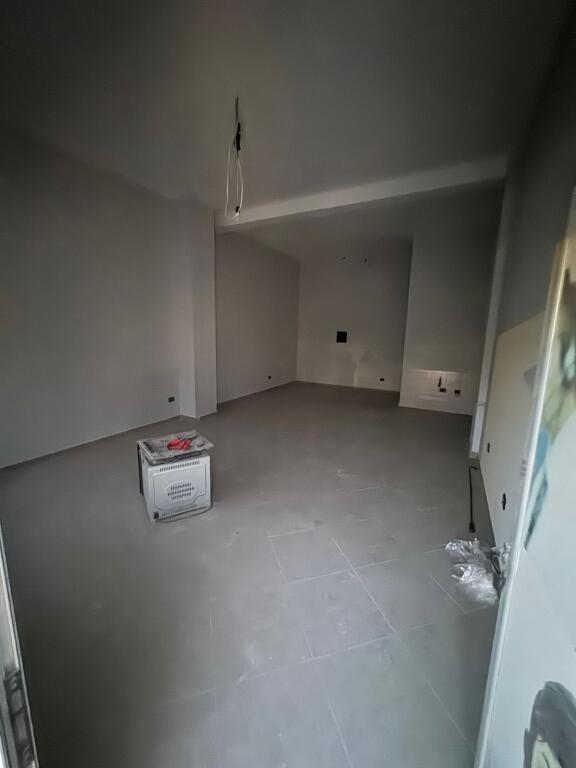 SHOP 400 EURO.ASTIR