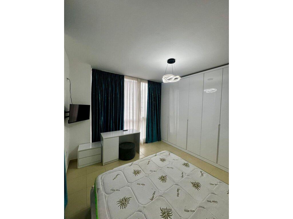 Bulevardi i Ri, Apartament 2+1+2 me Qira!!