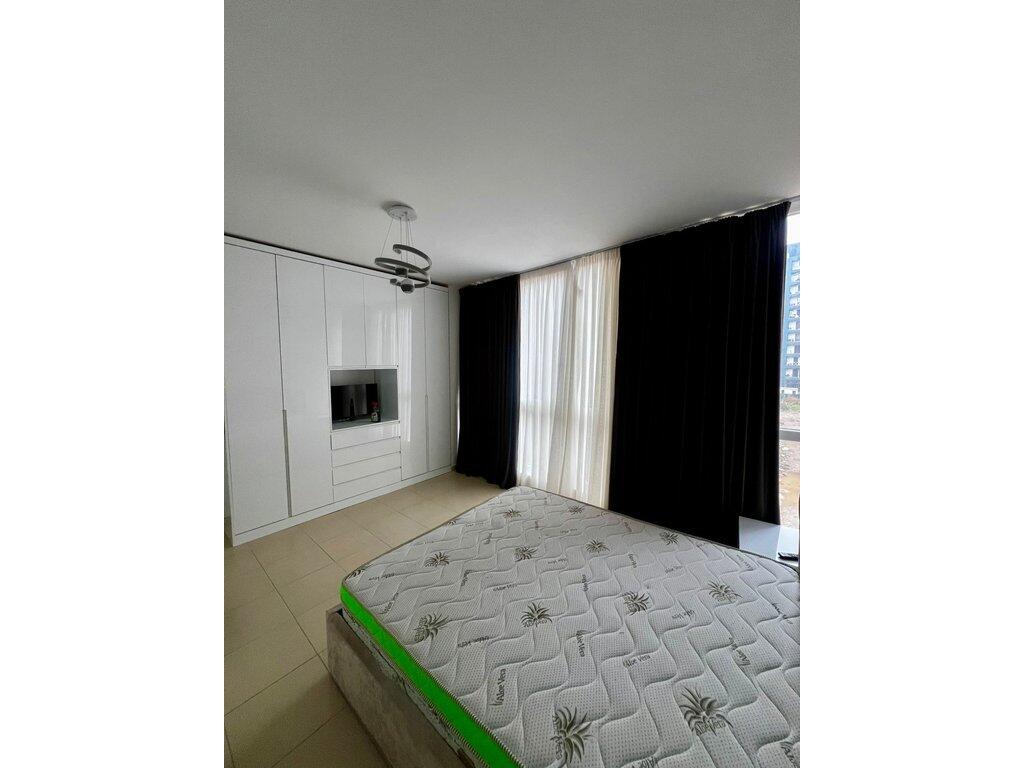 Bulevardi i Ri, Apartament 2+1+2 me Qira!!