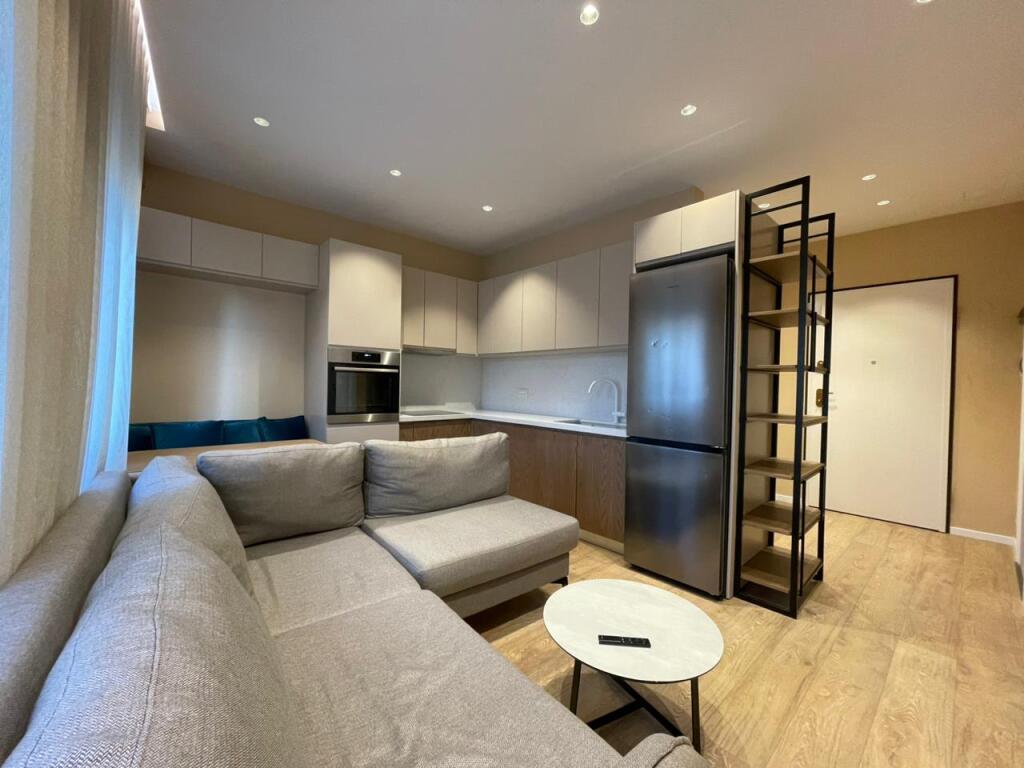 Me Qira Apartament 1+1 – Rruga Qemal Stafa
