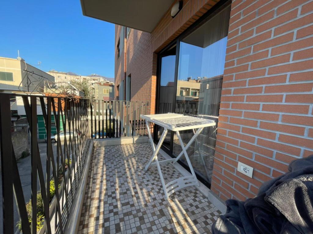 Me Qira Apartament 1+1 – Rruga Qemal Stafa