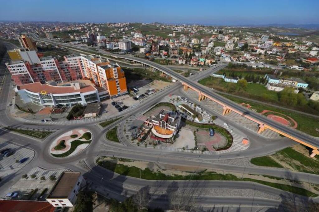 SHITET TOKE TRUALL BUZE RRUGE NE PLEPA DURRES