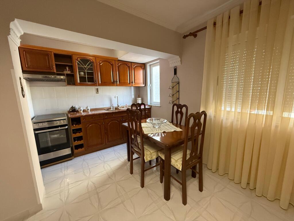 Apartament 1+1 Me Qira në Irfan Tomini, Tiranë