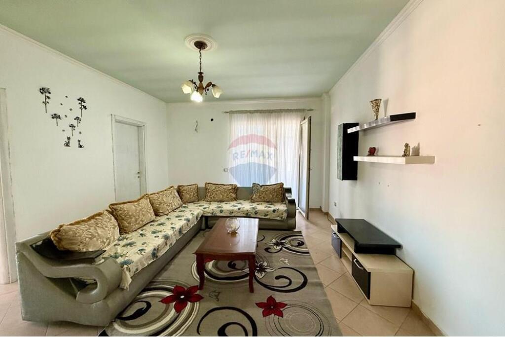 Apartament 2+1 me Qira Pranë Restorant Freskut !