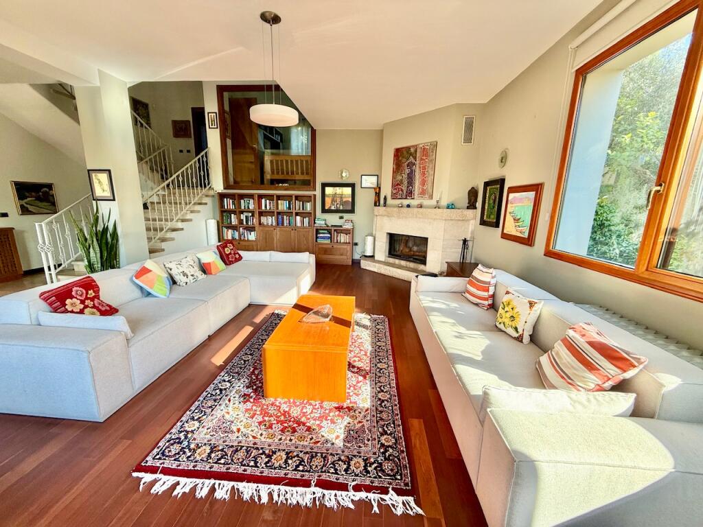 Modern villa for rent near Farka Lake