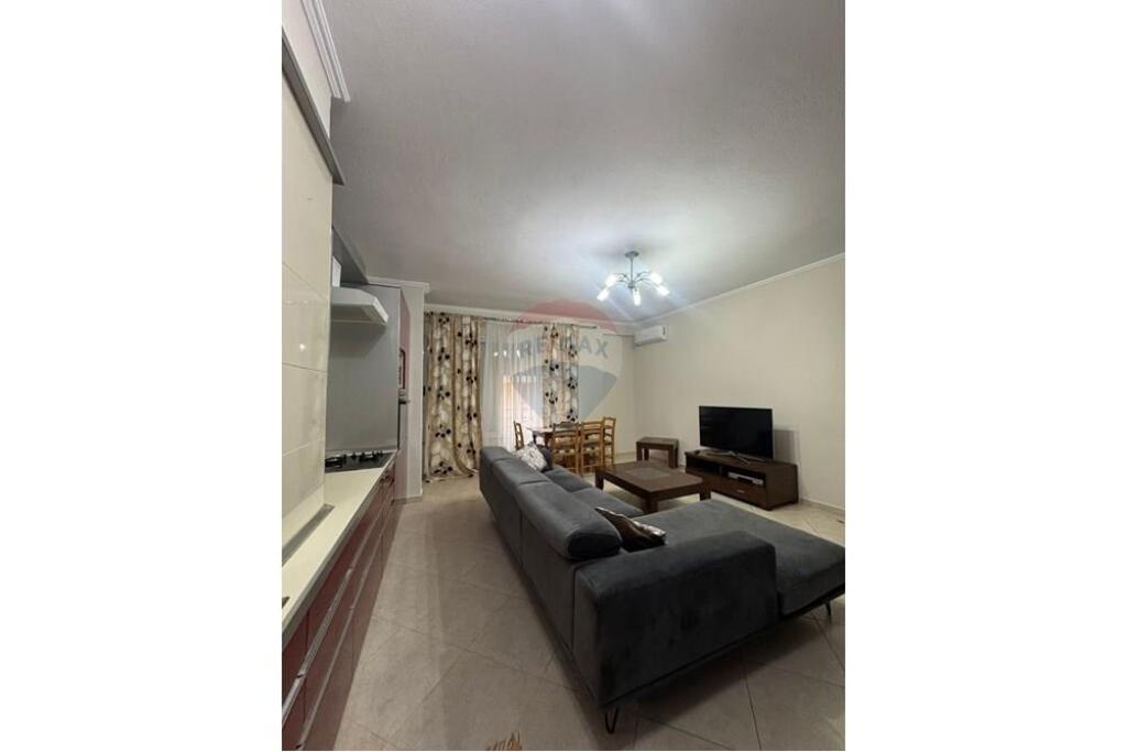 Apartment - For Rent - Commune of Paris, Tirana € 620