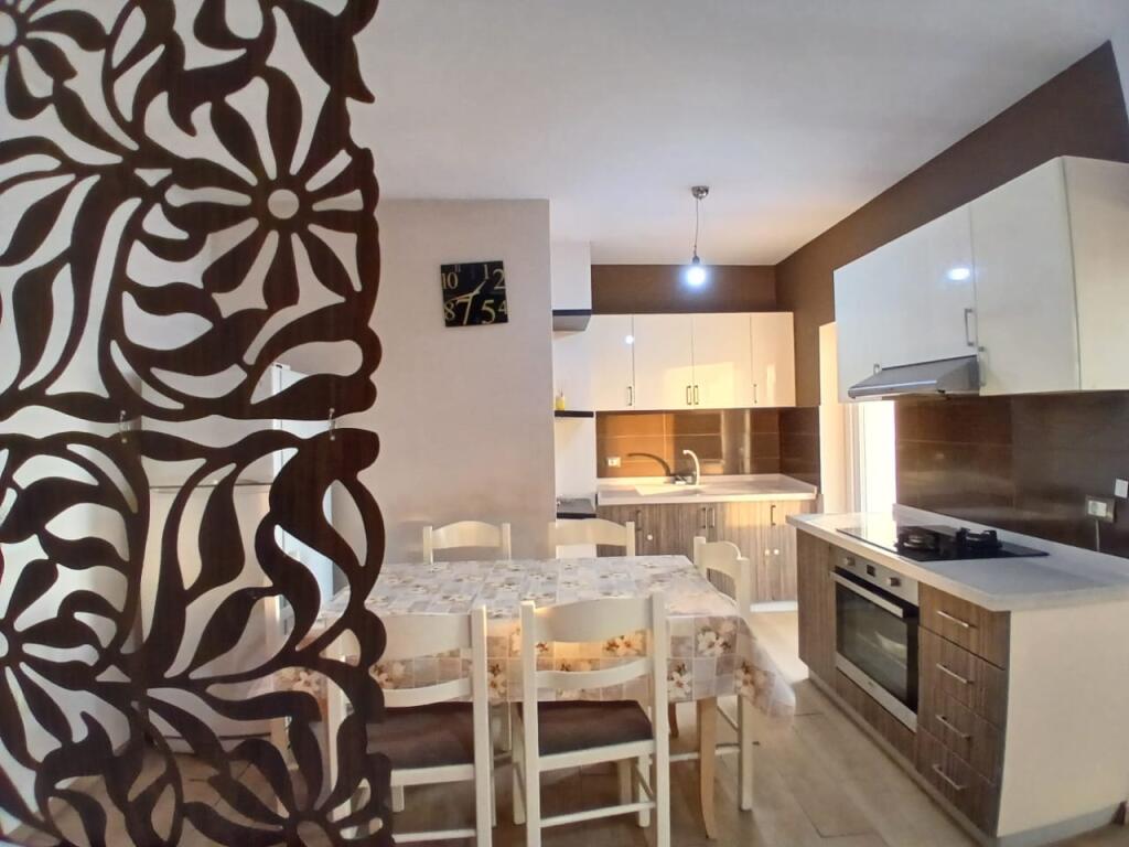 Jepet Me Qera Apartament 2+1+1 Ballkon