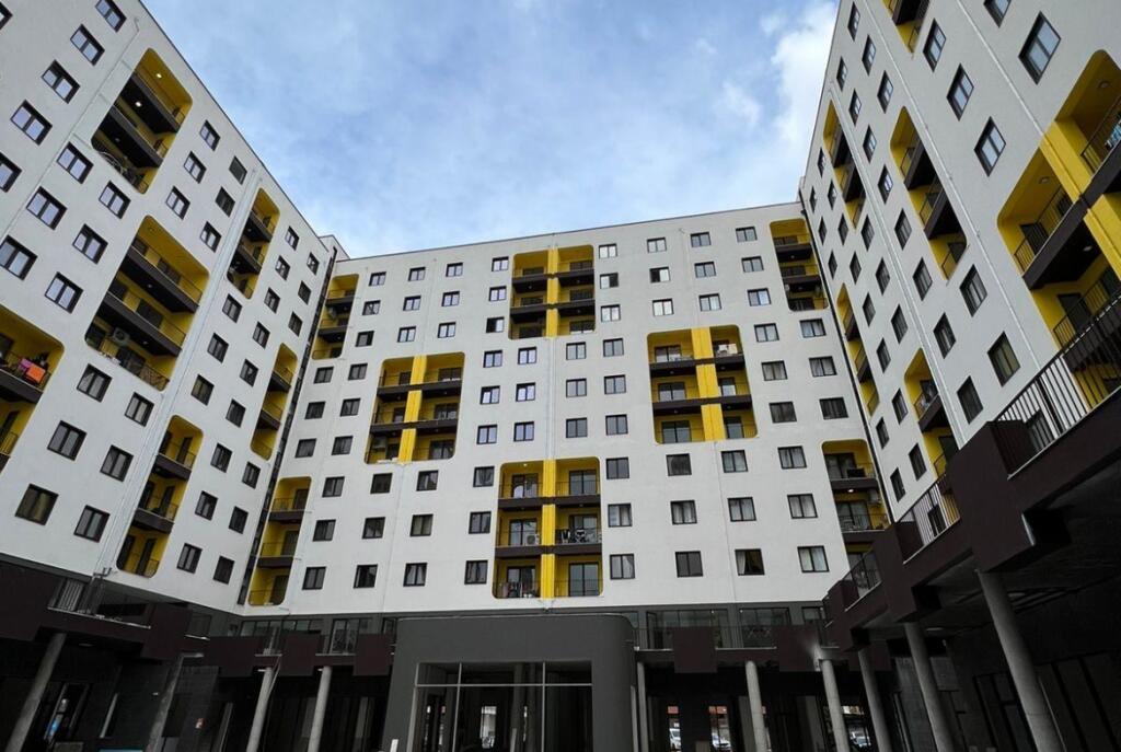 FOR RENT 1+1 APARTMENT AT GRAND GALERY YZBERISHT!!!!