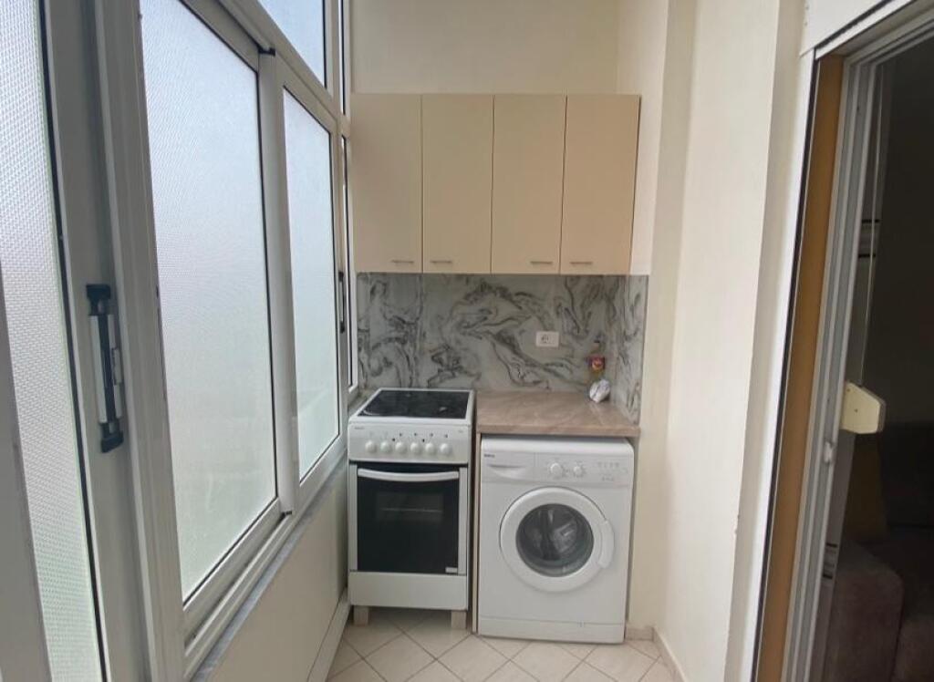 Jeper Apartament Me qera Vlore Lungo Mare