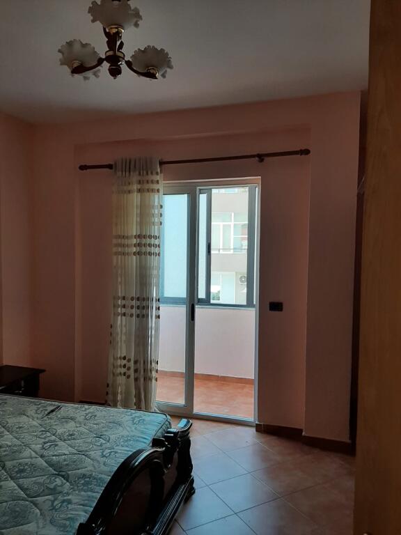 Appartamento 2+1 in affitto dietro la scuola Asim Vokshi, via Elbasanit